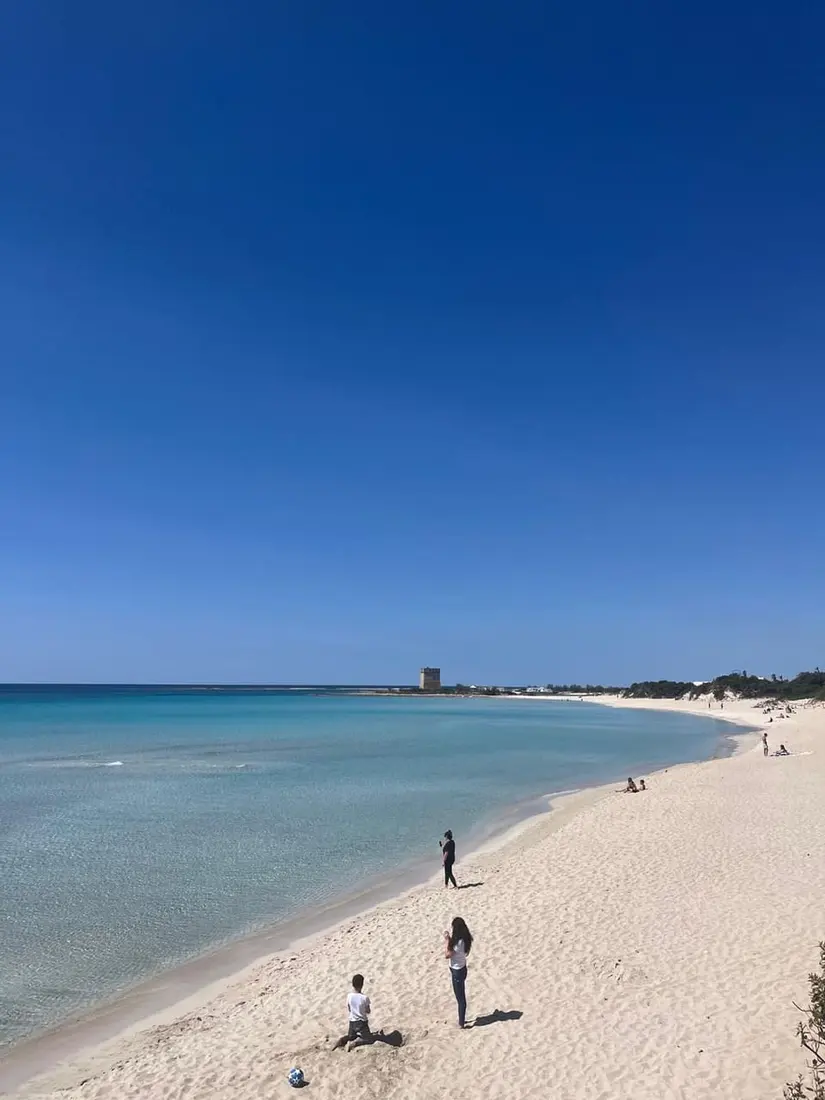 Spiaggia del Salento di giorno